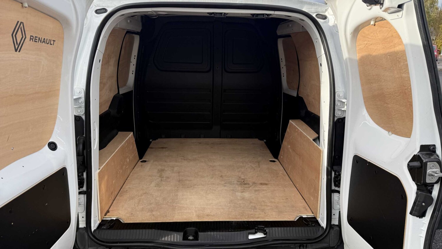 Used Renault Kangoo 2024 for sale - 76310824: Photo 14