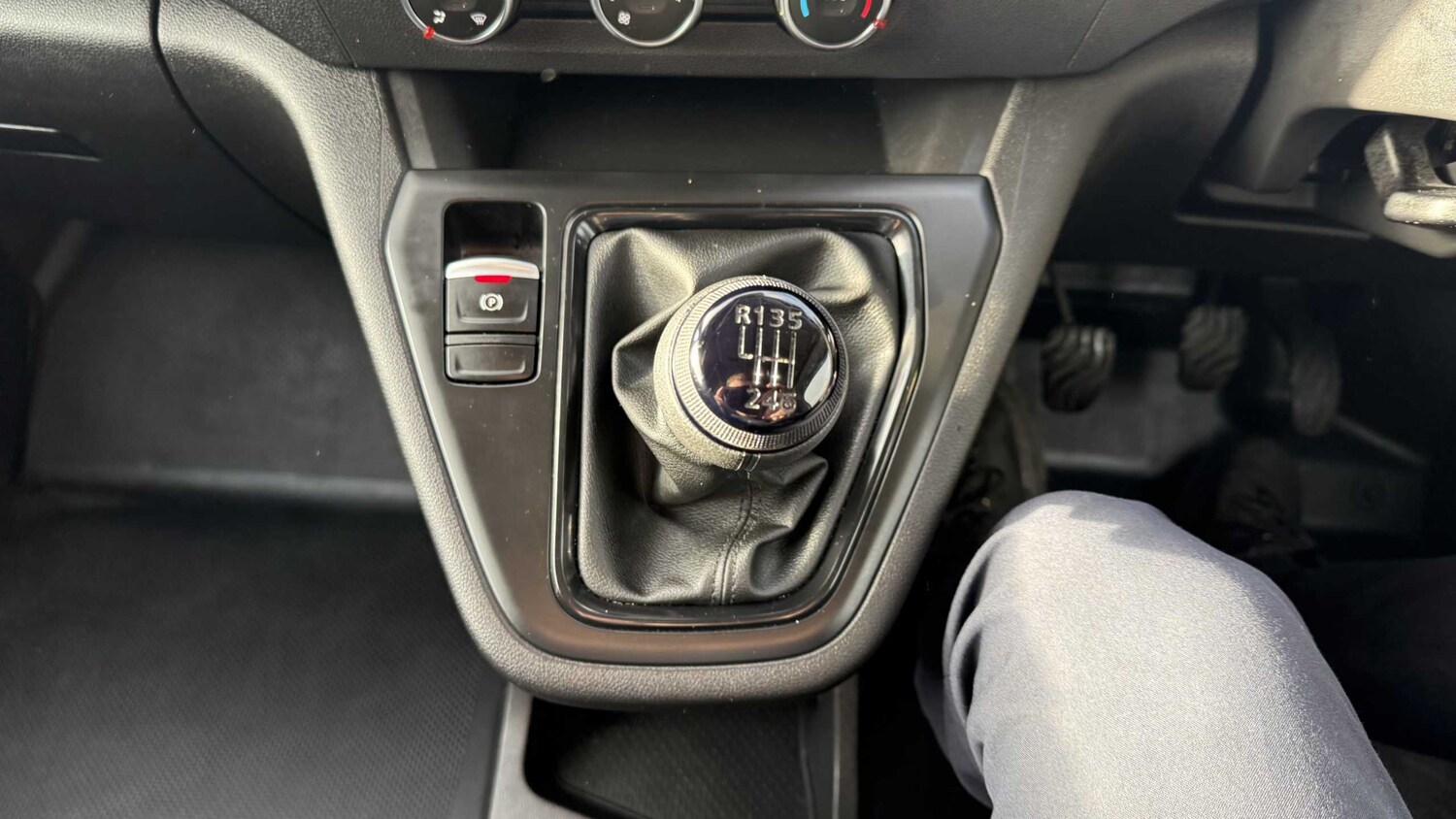 Used Renault Kangoo 2024 for sale - 76310824: Photo 27