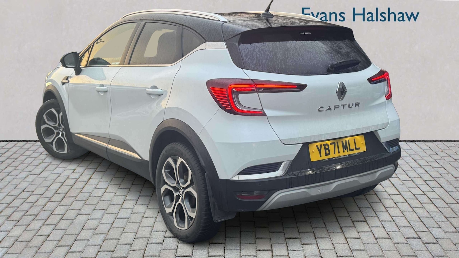 Used Renault Captur 2022 for sale - 77726816: Photo 2