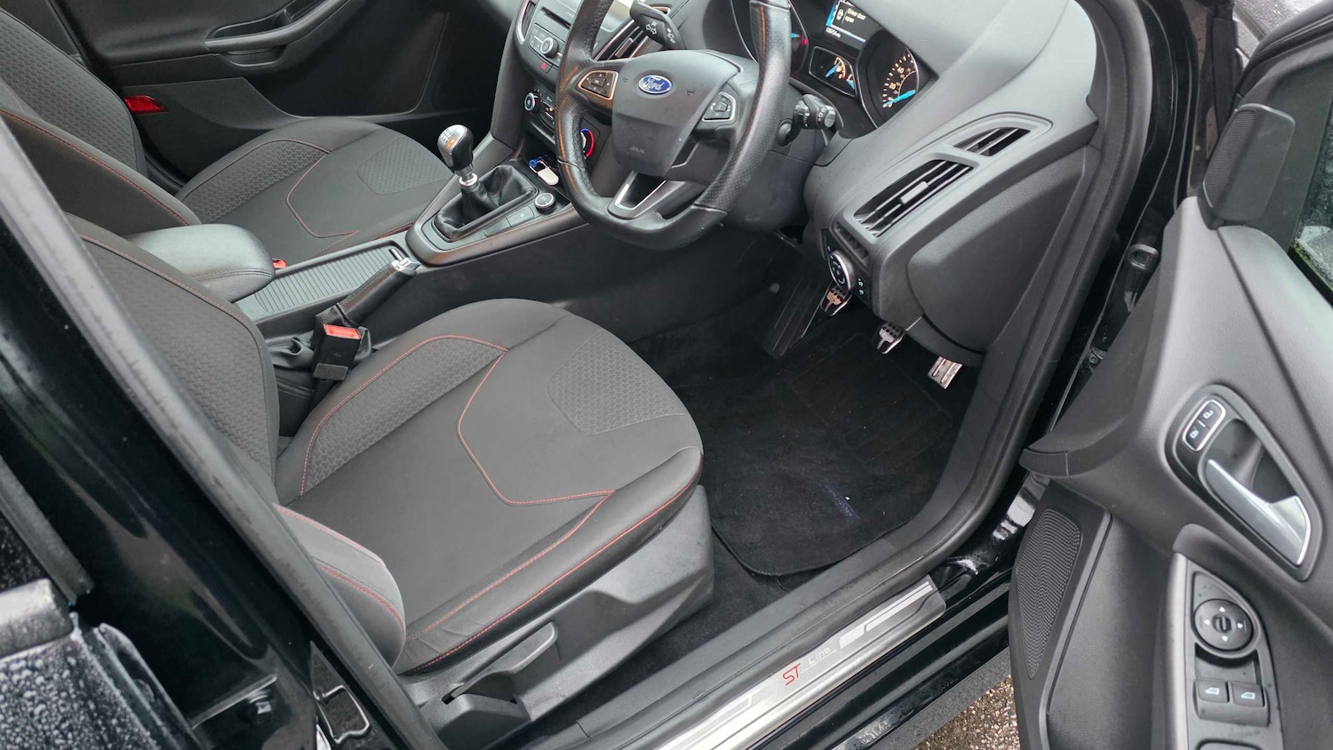 Used Ford Focus 2017 for sale - 77082965: Photo 12