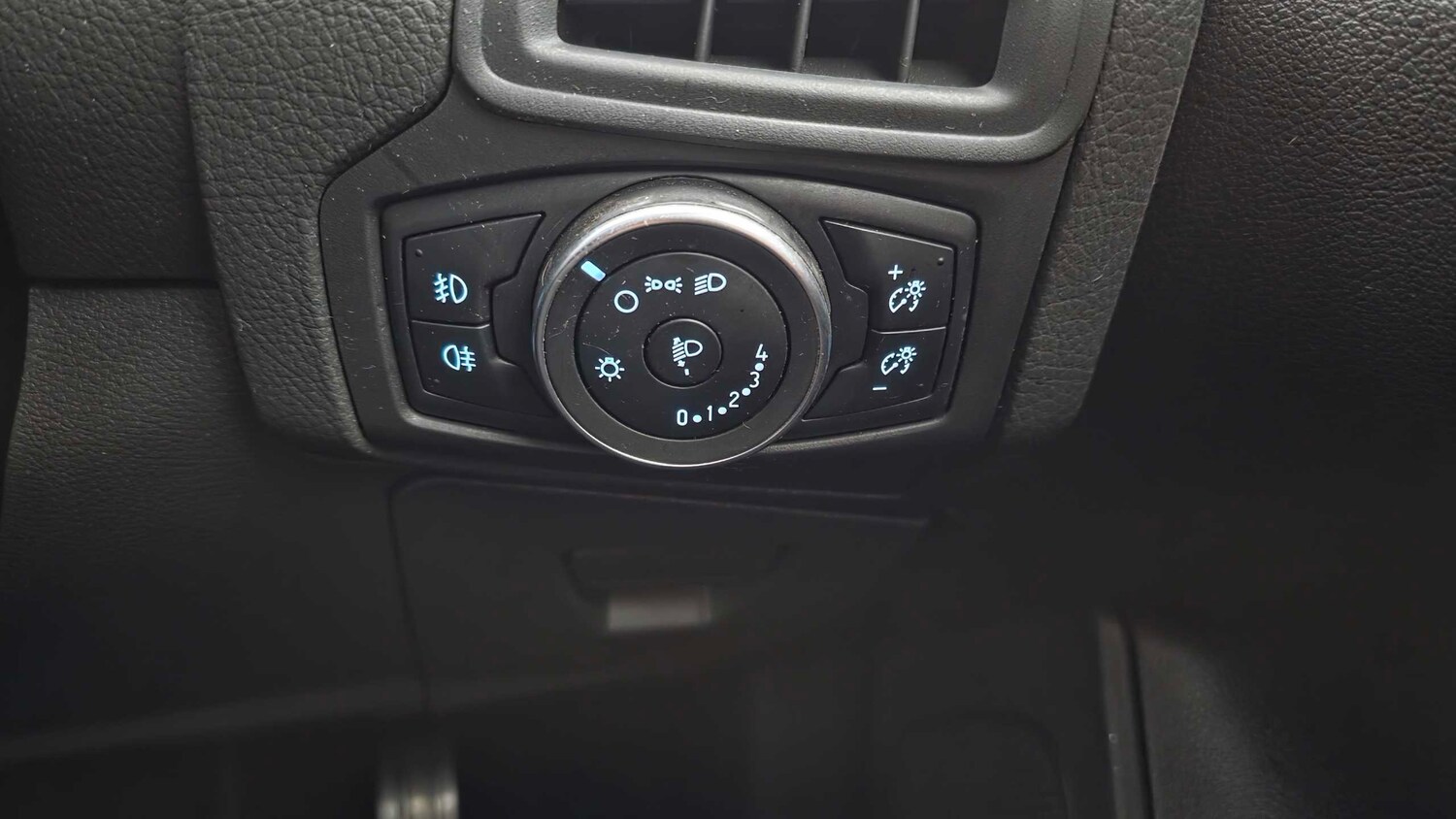 Used Ford Focus 2017 for sale - 77082965: Photo 30