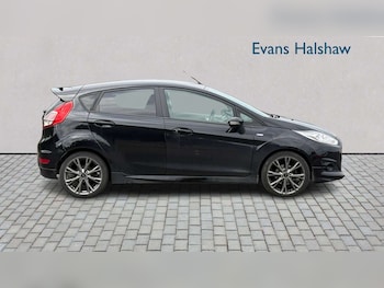 Used Ford Fiesta 2017 for sale - 78754632: Photo