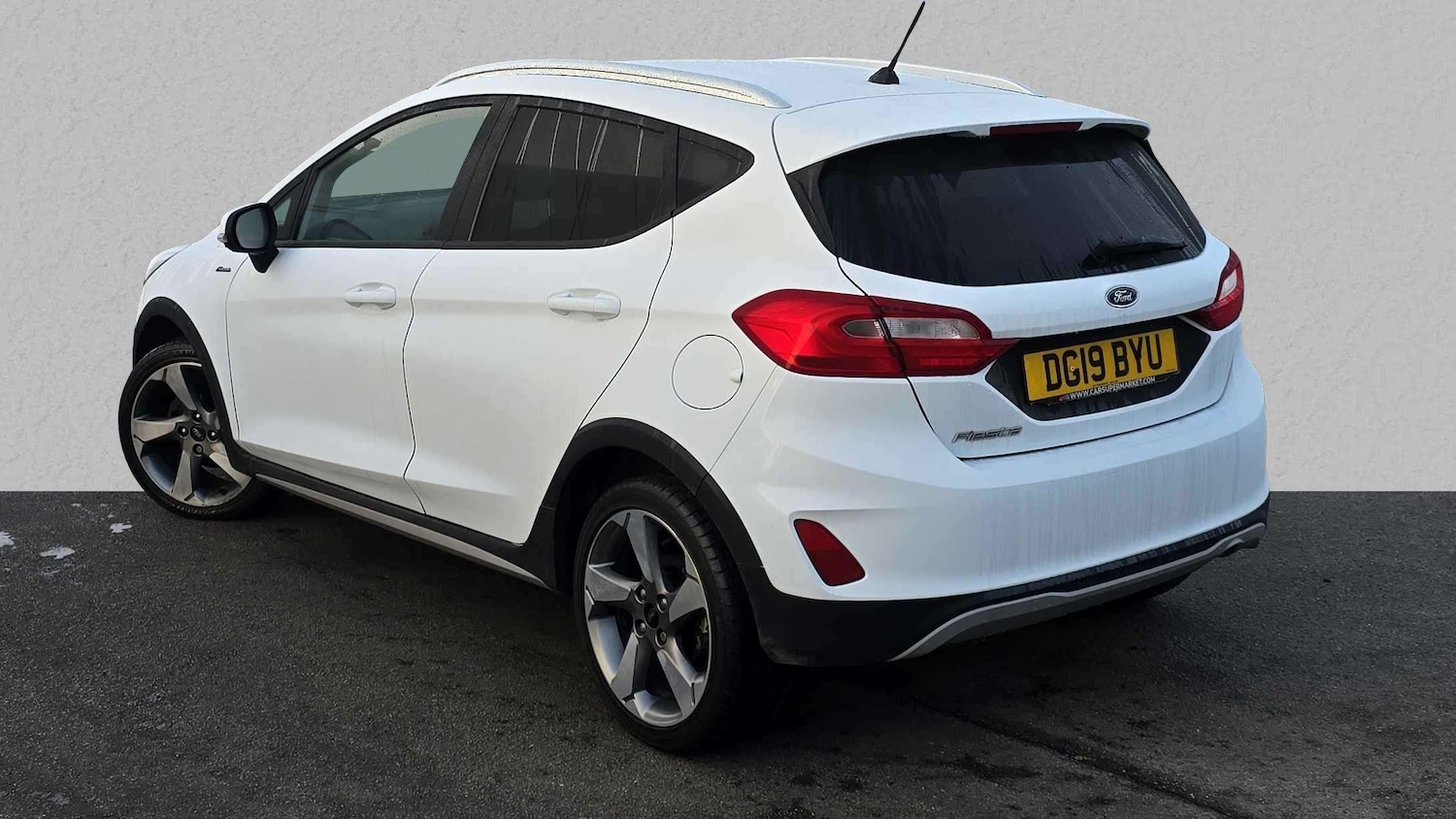 Used Ford Fiesta 2019 for sale - 76156042: Photo 2