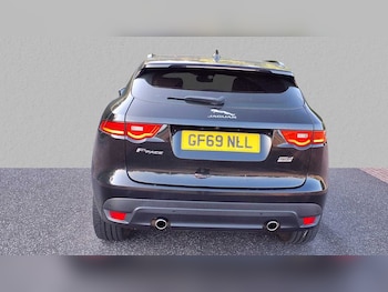 Used Jaguar F-Pace 2019 for sale - 75555402: Photo