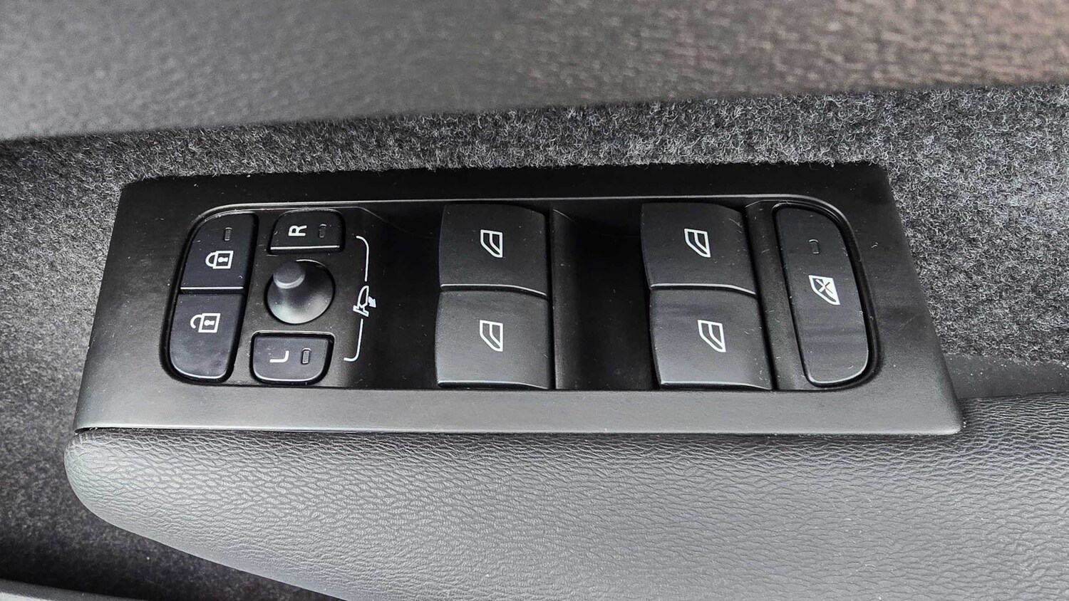 Used Volvo XC40 2022 for sale - 75981477: Photo 28