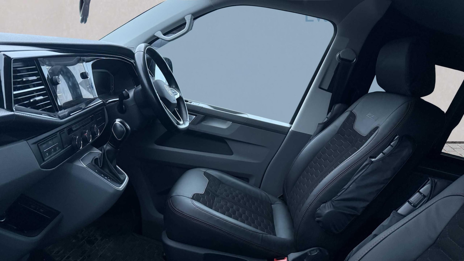 Used Volkswagen Transporter 2022 for sale - 77257226: Photo 5