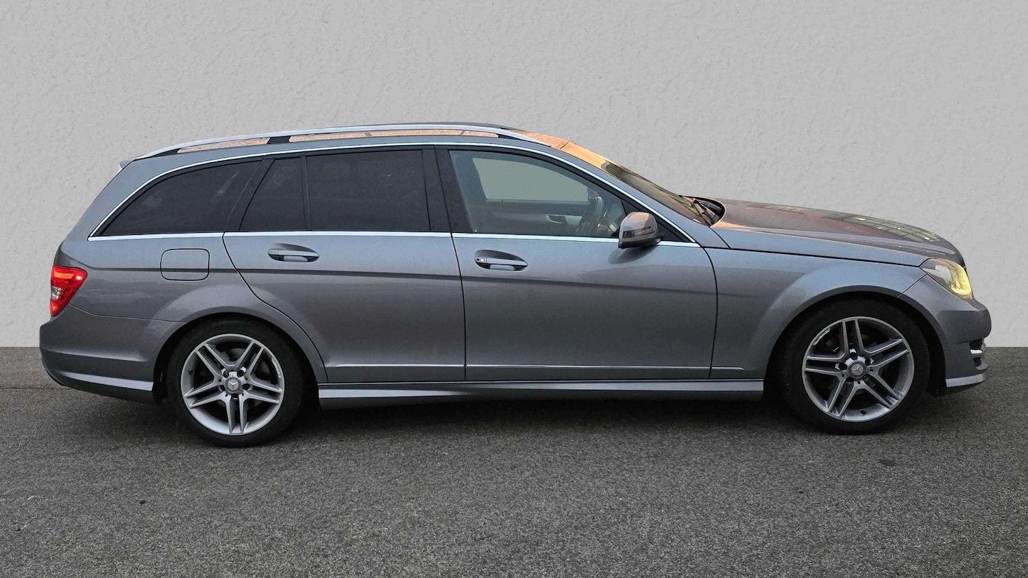 Used Mercedes-Benz C-Class 2014 for sale - 76141527: Photo 3