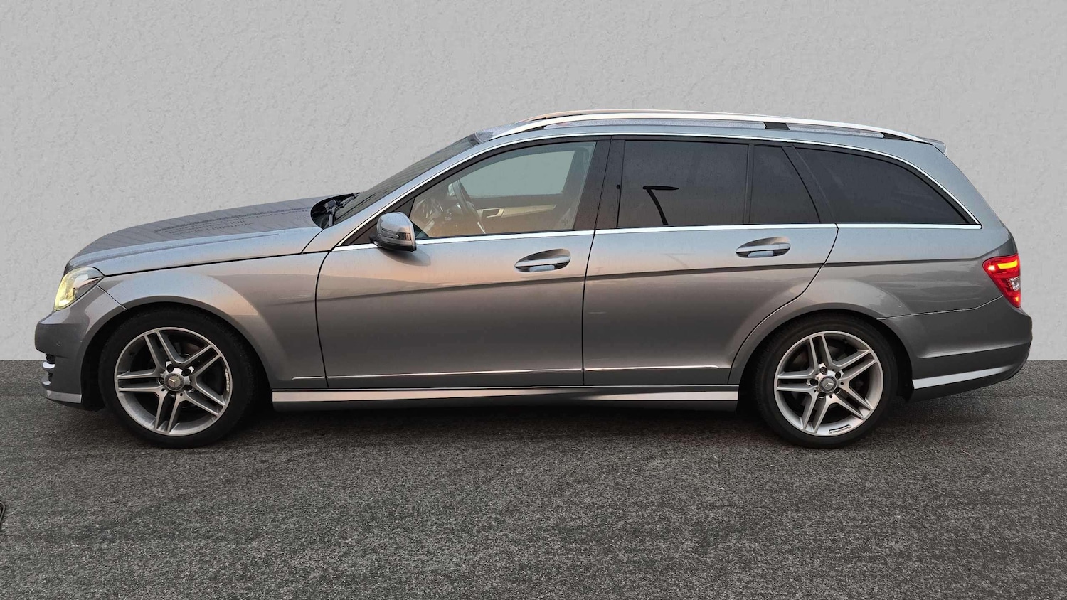Used Mercedes-Benz C-Class 2014 for sale - 76141527: Photo 5