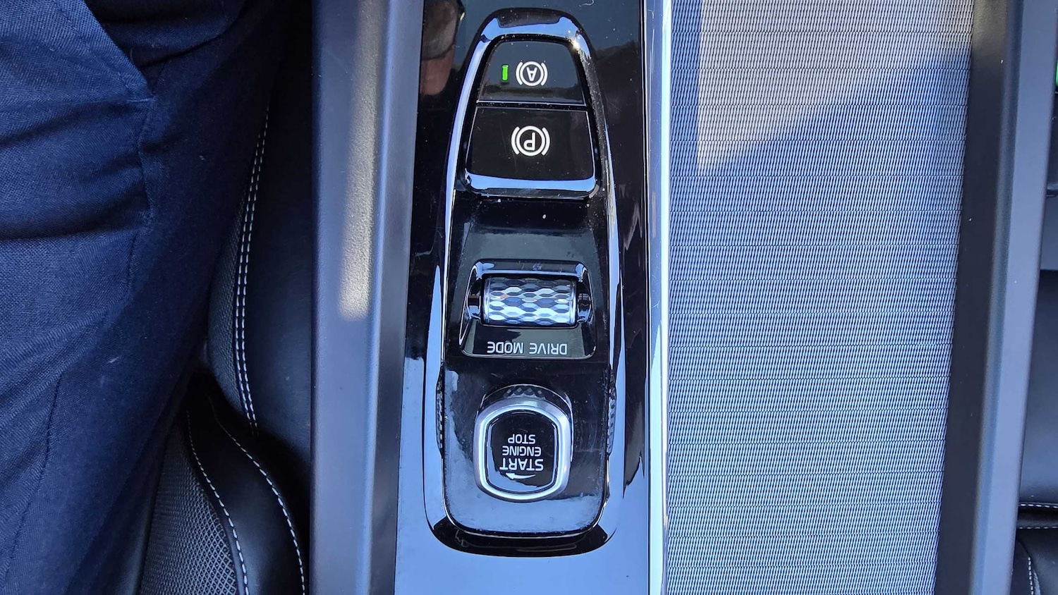 Used Volvo XC60 2020 for sale - 75981209: Photo 32