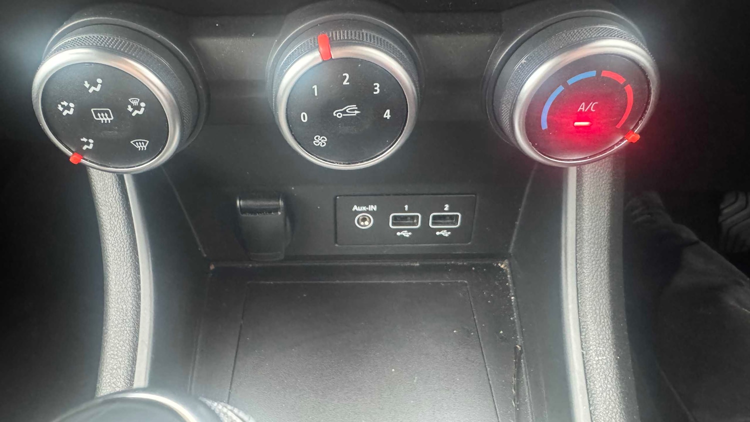 Used Renault Captur 2021 for sale - 76459838: Photo 32