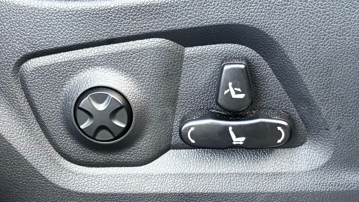 Used Ssangyong Rexton 2021 for sale - 76610586: Photo 18