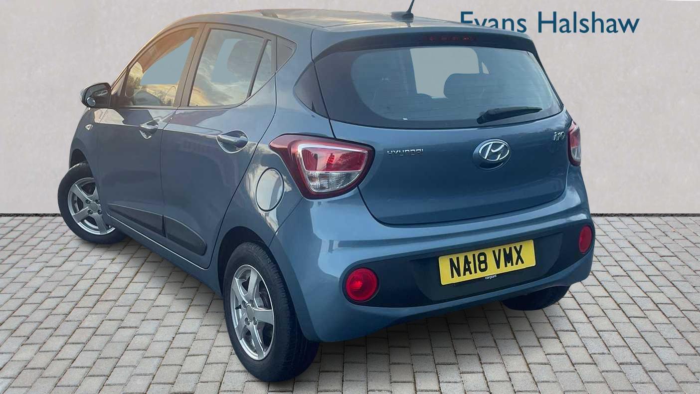Used Hyundai i10 2018 for sale - 76755231: Photo 2