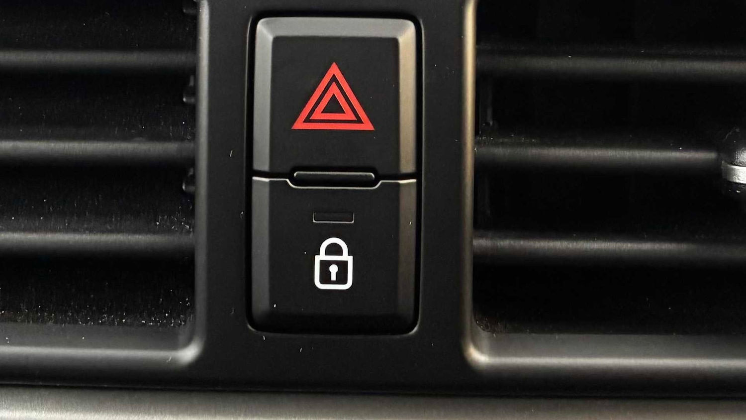 Used Hyundai i10 2021 for sale - 76411248: Photo 22