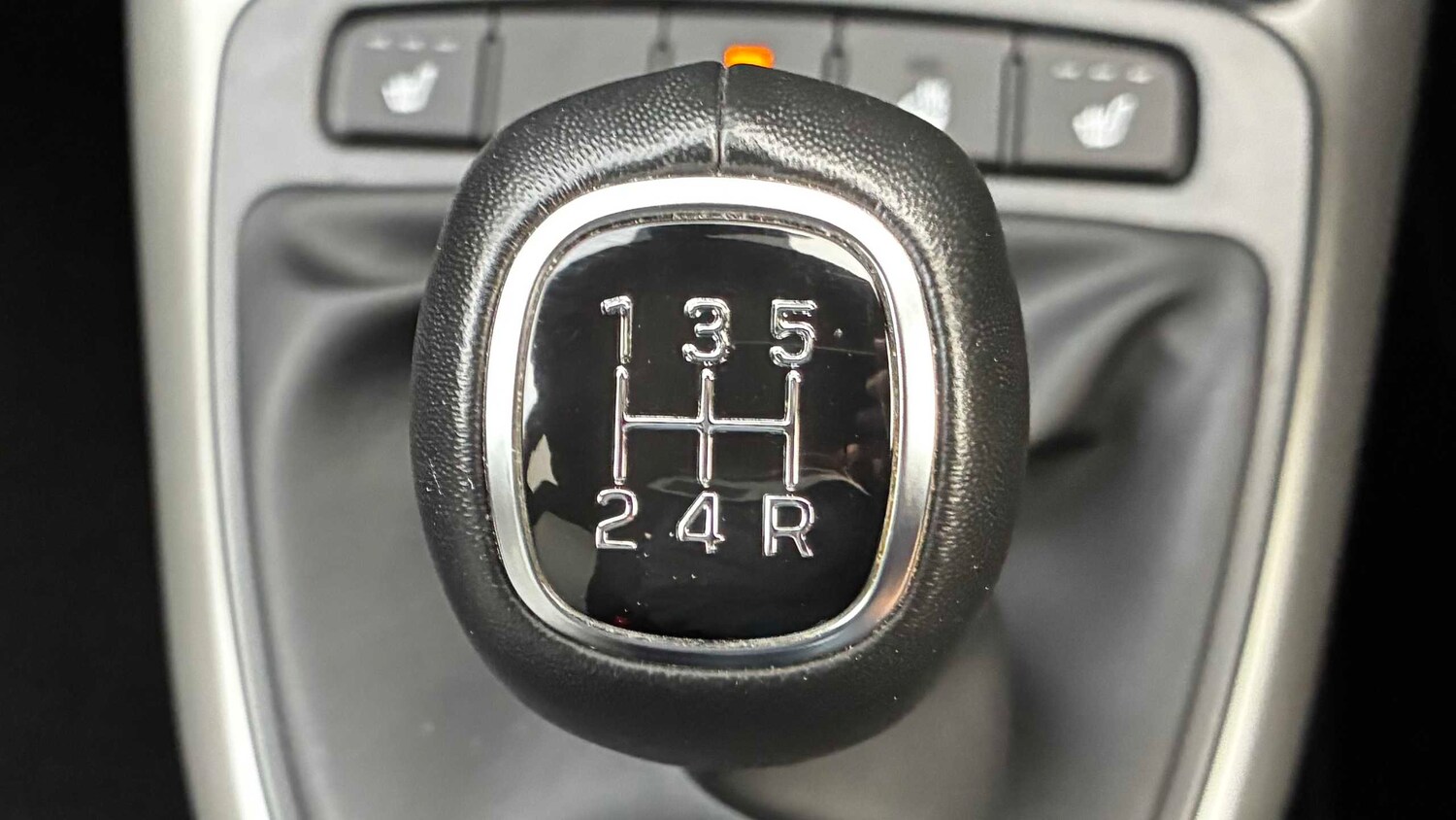 Used Hyundai i10 2021 for sale - 76411248: Photo 25