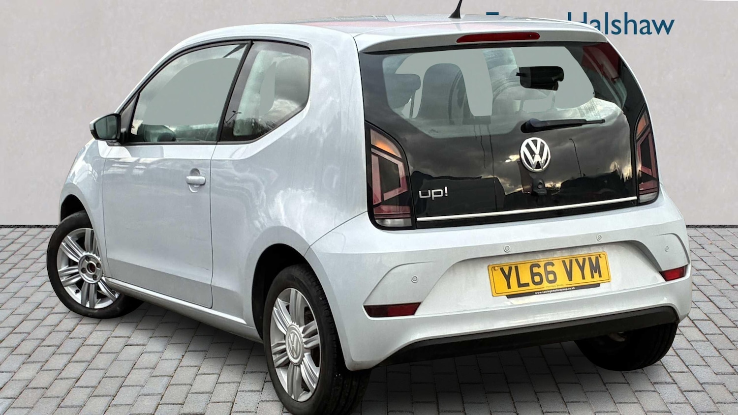 Used Volkswagen up! 2017 for sale - 77500456: Photo 2