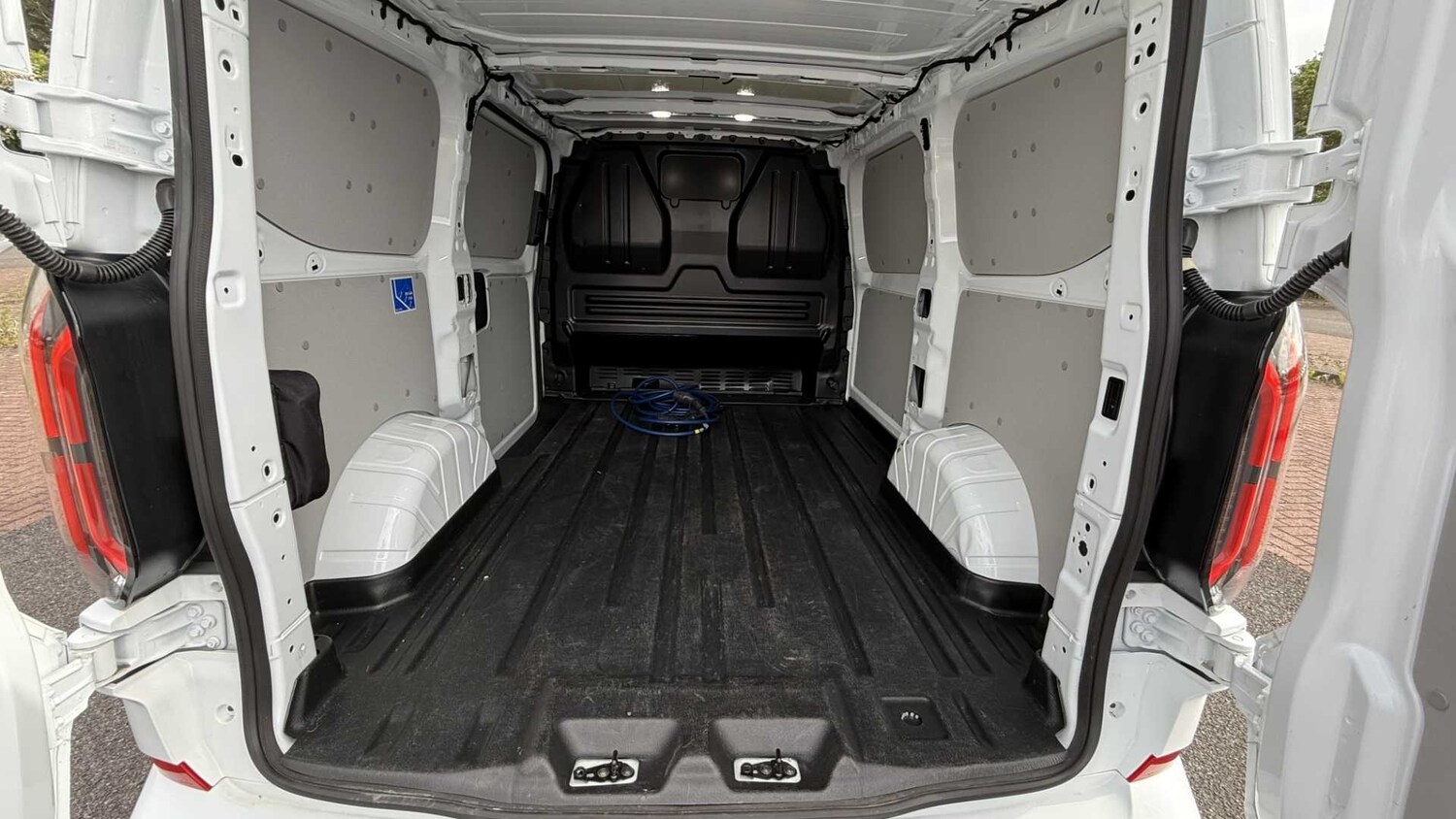 Used Ford Transit Custom 2024 for sale - 76610472: Photo 16