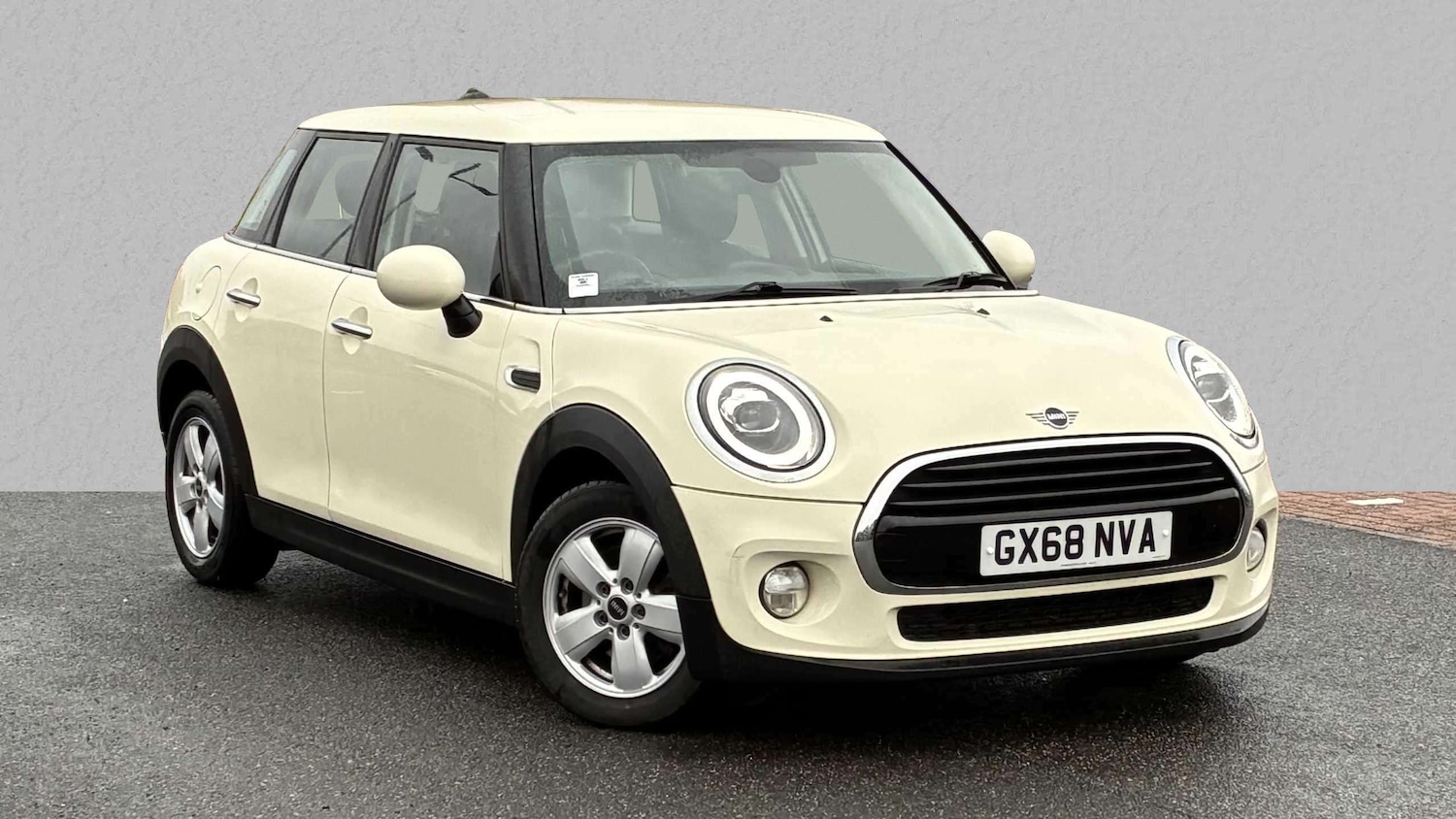 Used MINI Hatch 2018 for sale - 75967968: Photo 1