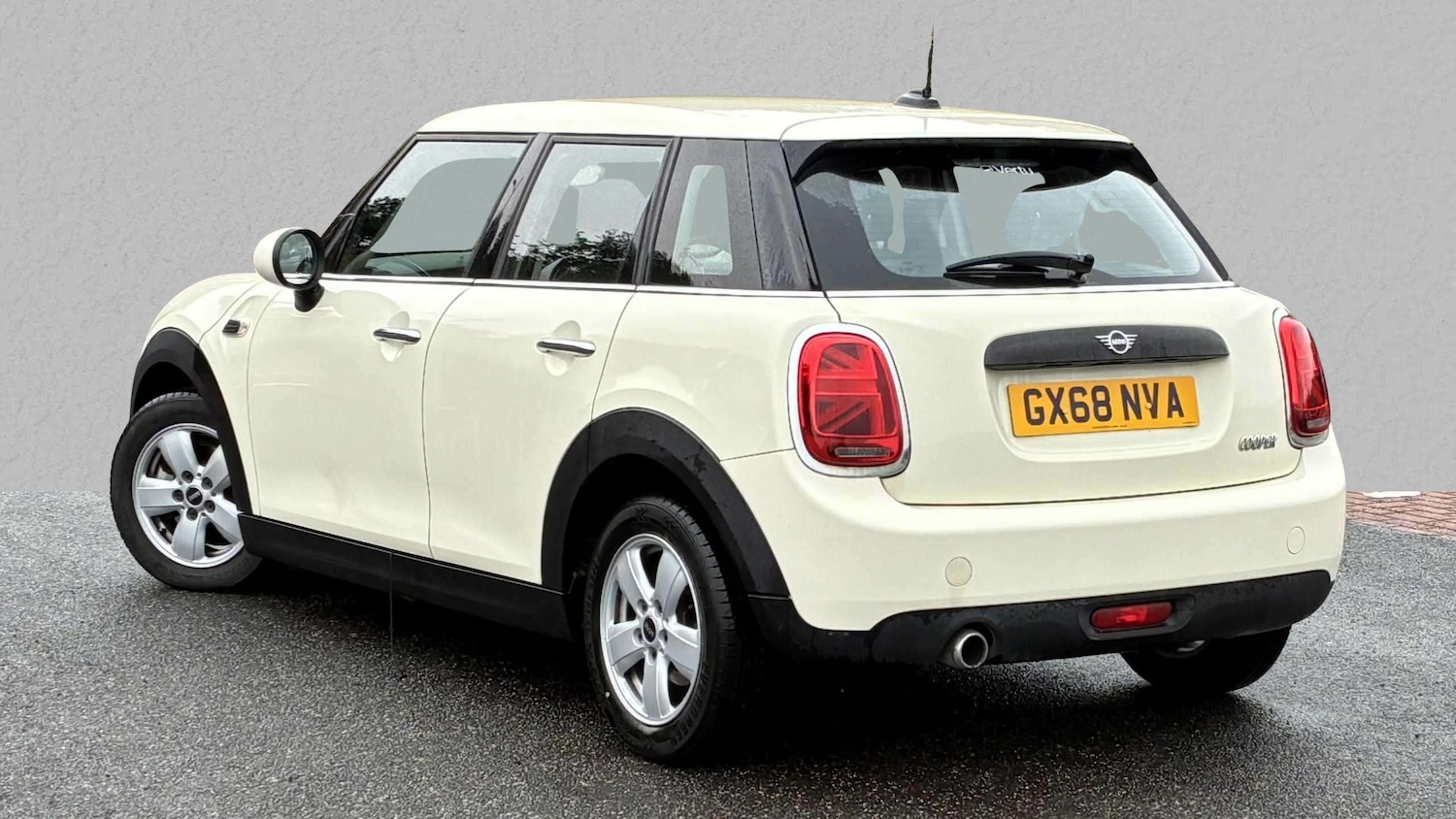 Used MINI Hatch 2018 for sale - 75967968: Photo 2