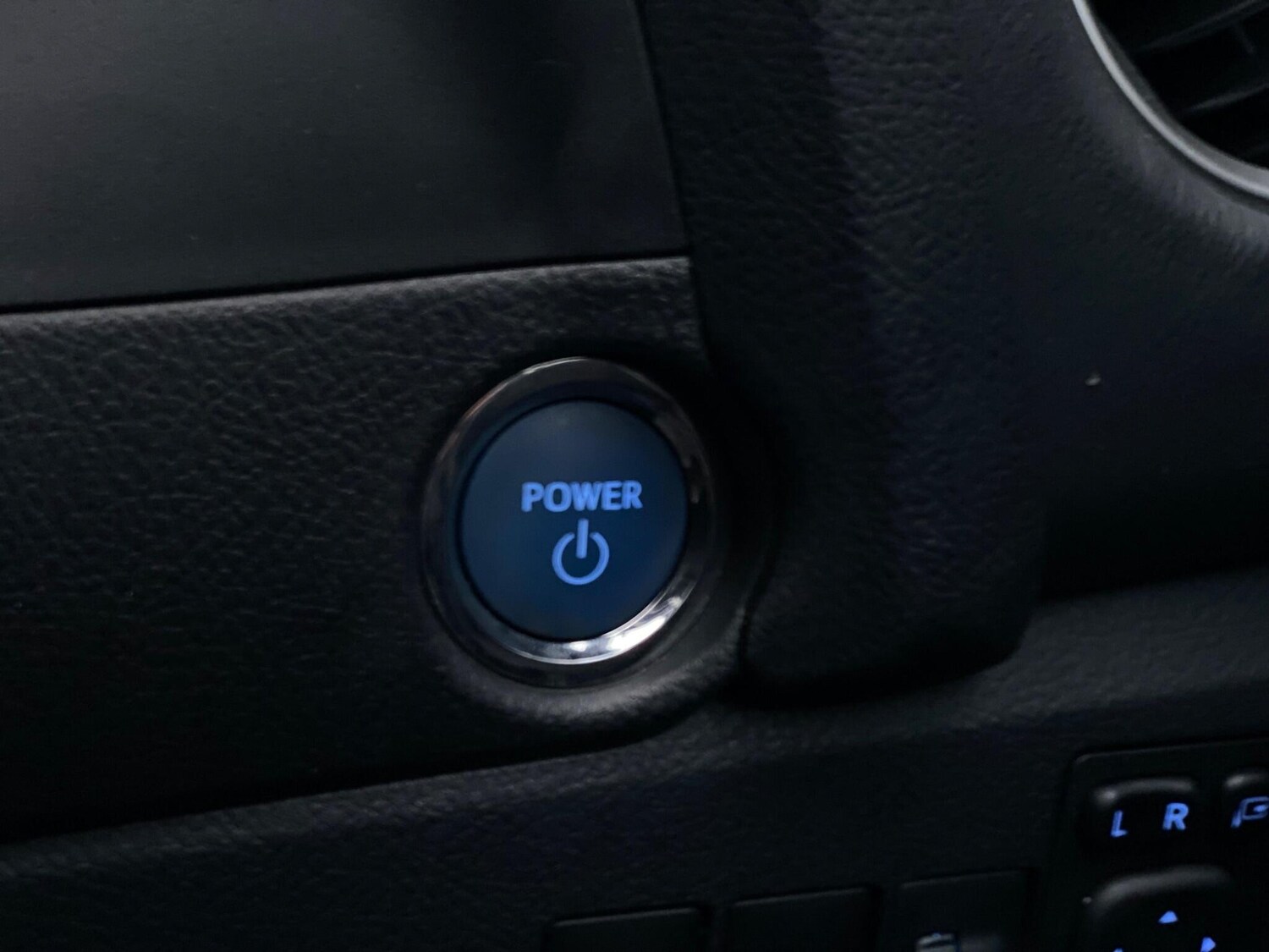 Used Toyota Auris 2013 for sale - 77376472: Photo 32