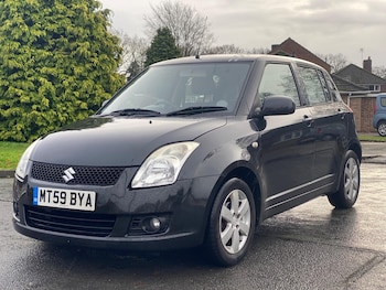 Used Suzuki Swift 2010 for sale - 76975666: Photo