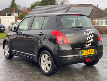 Used Suzuki Swift 2010 for sale - 76975666: Photo