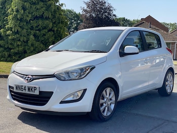 Used Hyundai i20 2014 for sale - 79012639: Photo