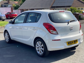 Used Hyundai i20 2014 for sale - 79012639: Photo