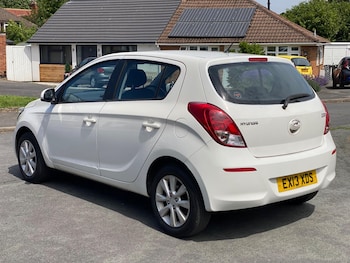 Used Hyundai i20 2013 for sale - 79033739: Photo