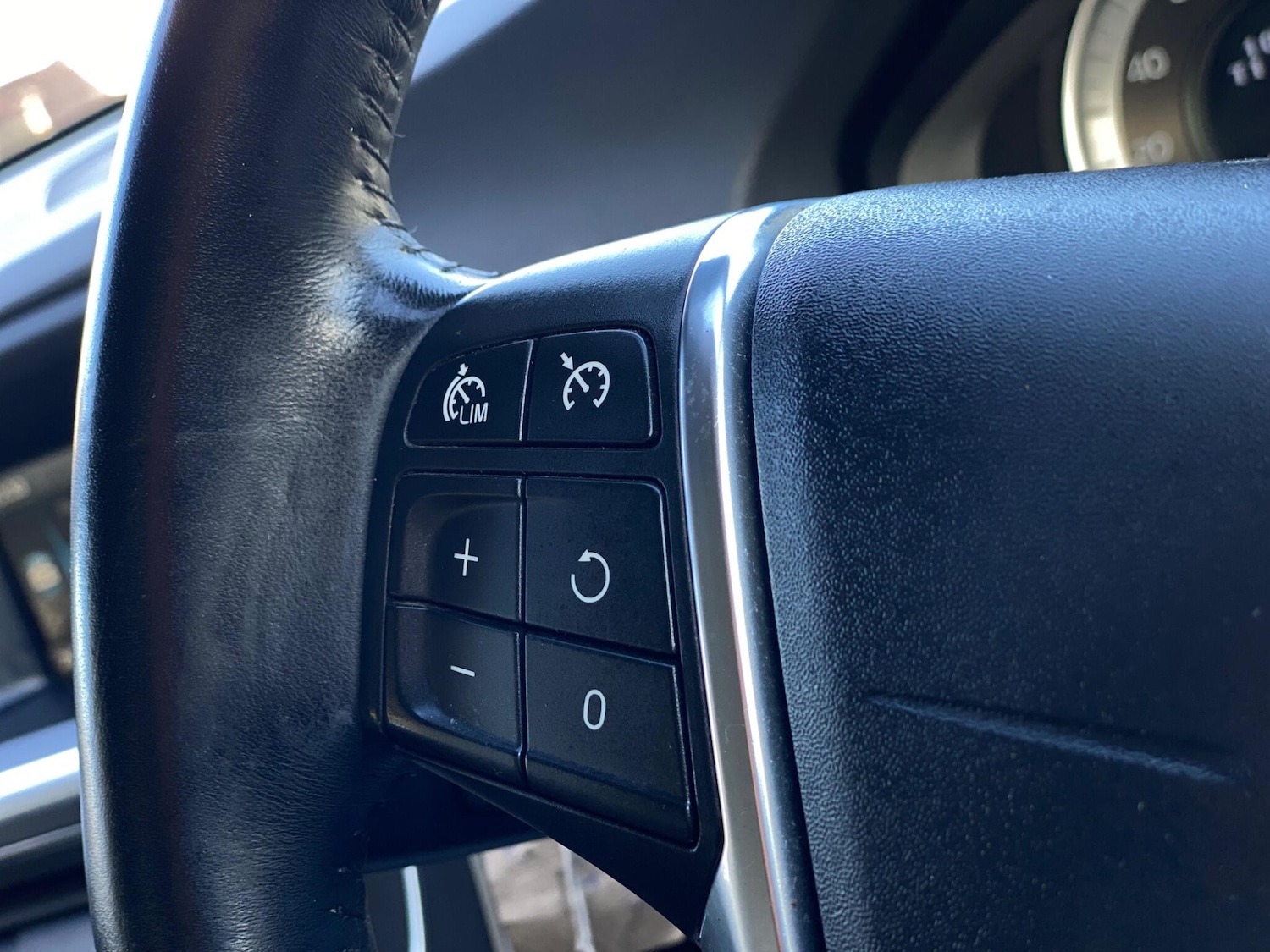 Used Volvo S60 2013 for sale - 76898739: Photo 28