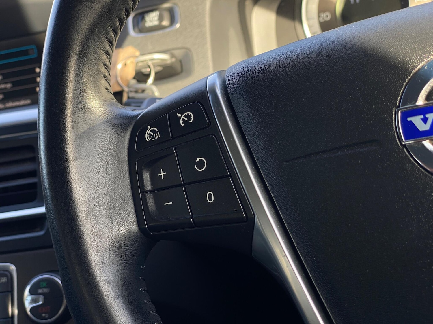 Used Volvo S60 2013 for sale - 76898739: Photo 32