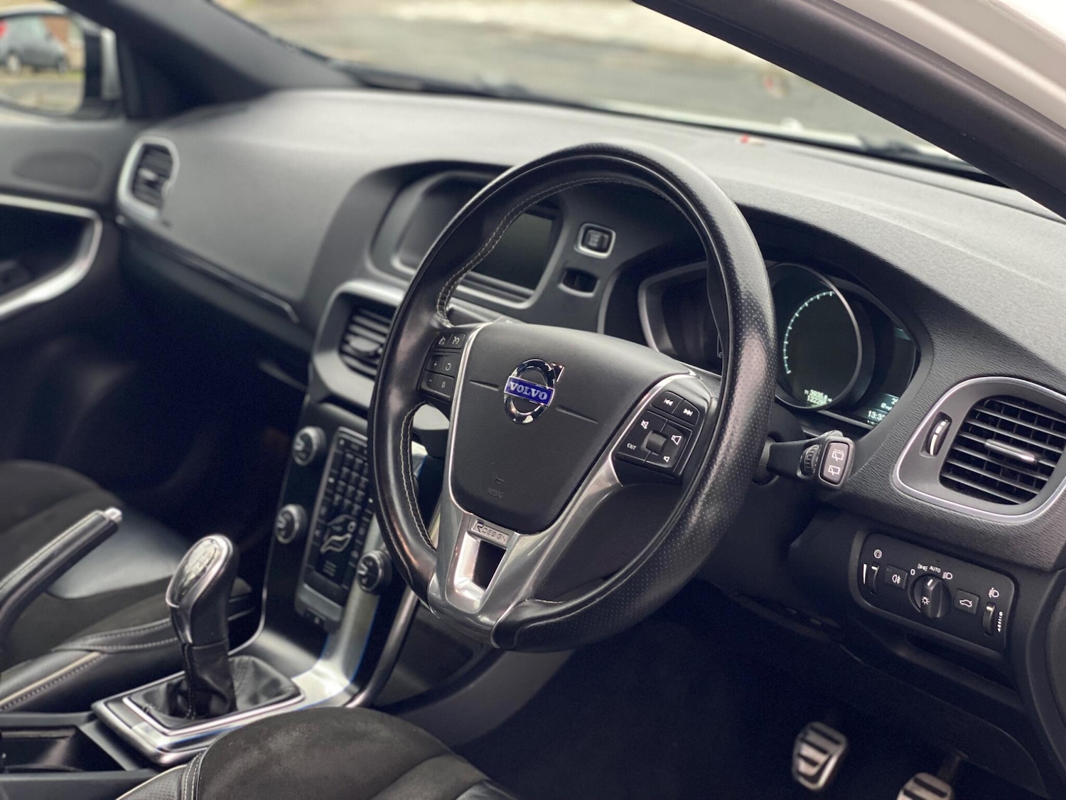 Used Volvo V40 2013 for sale - 77412319: Photo 11