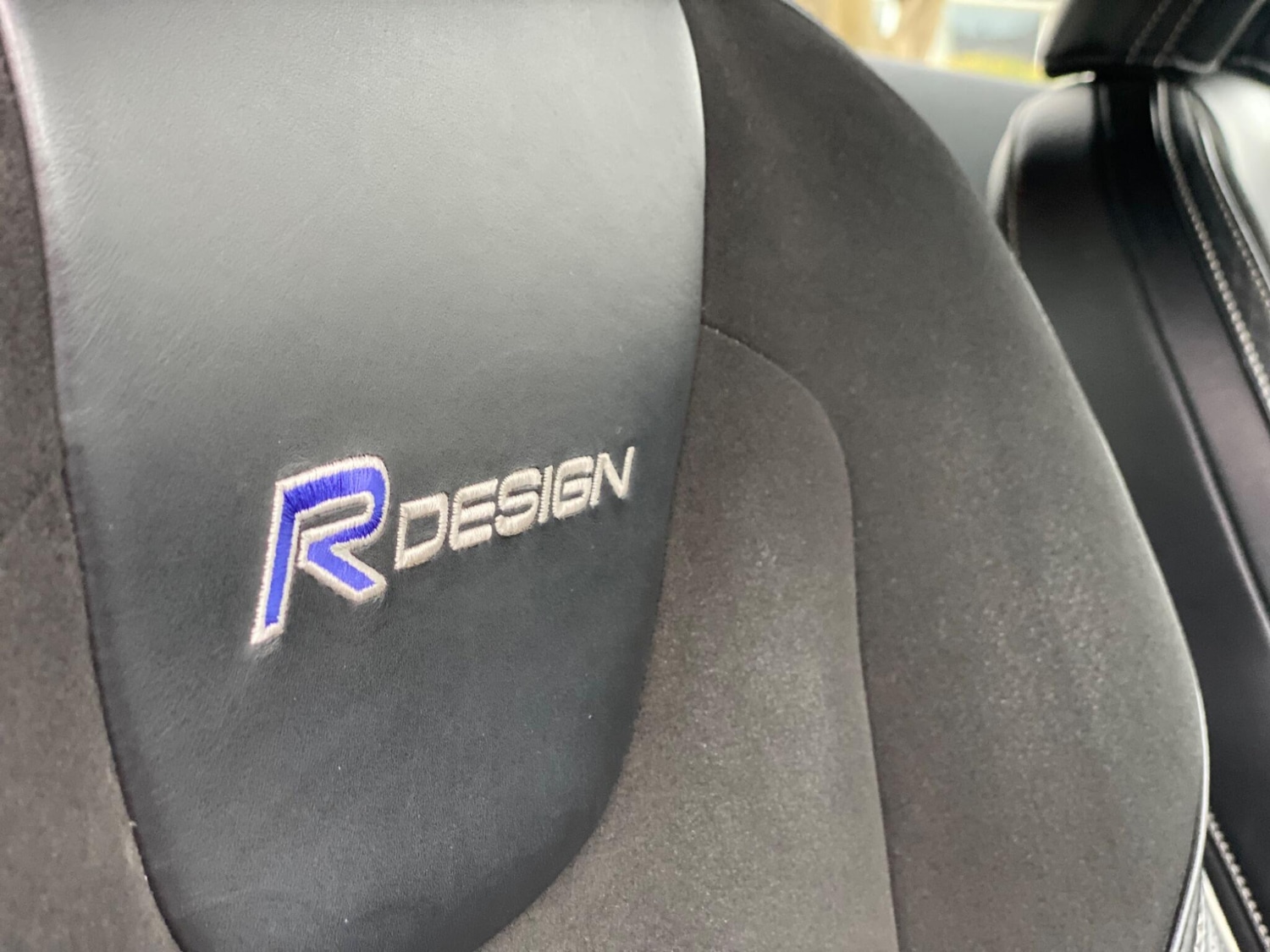 Used Volvo V40 2013 for sale - 77412319: Photo 42