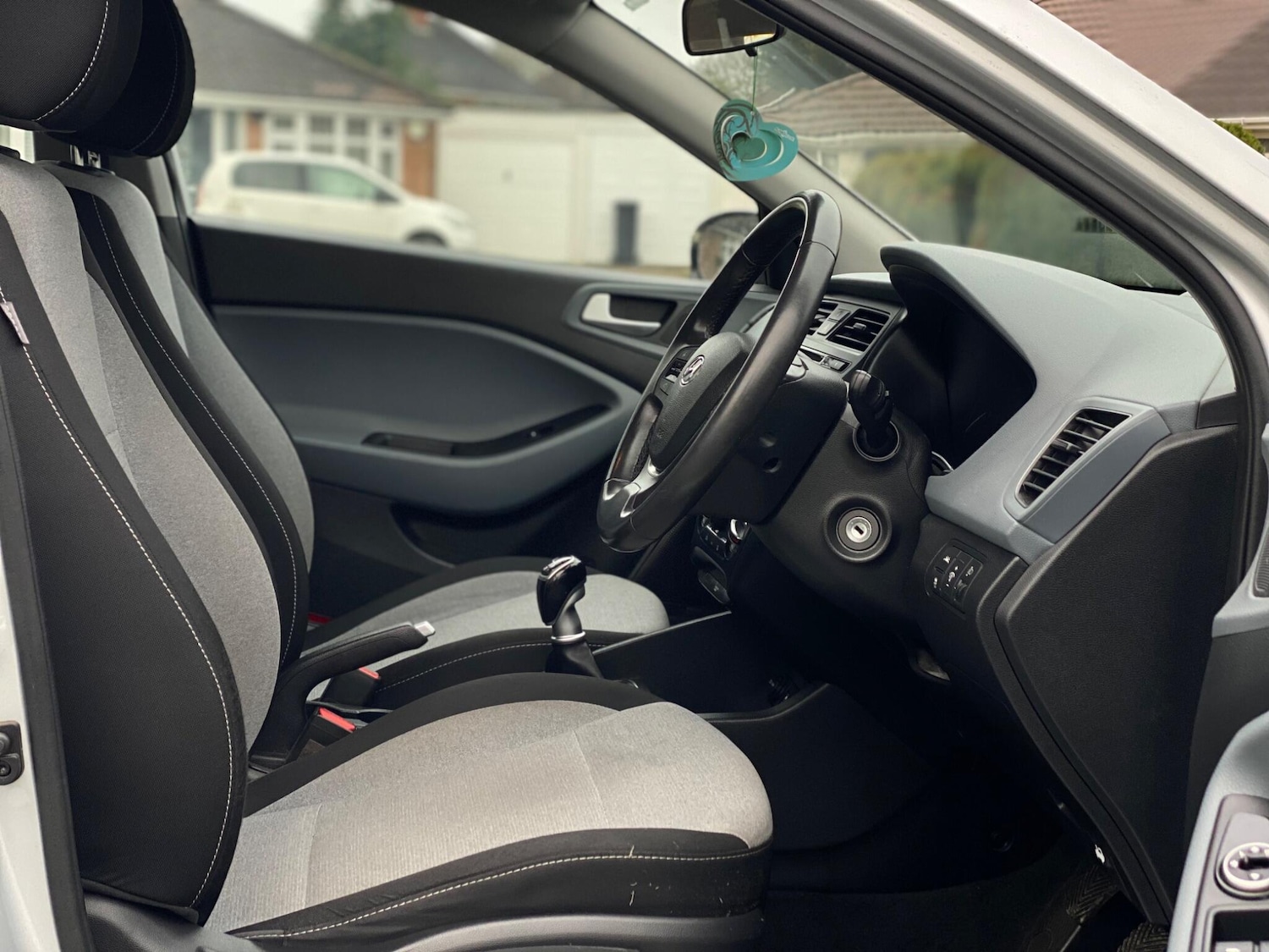 Used Hyundai i20 2015 for sale - 77230480: Photo 12