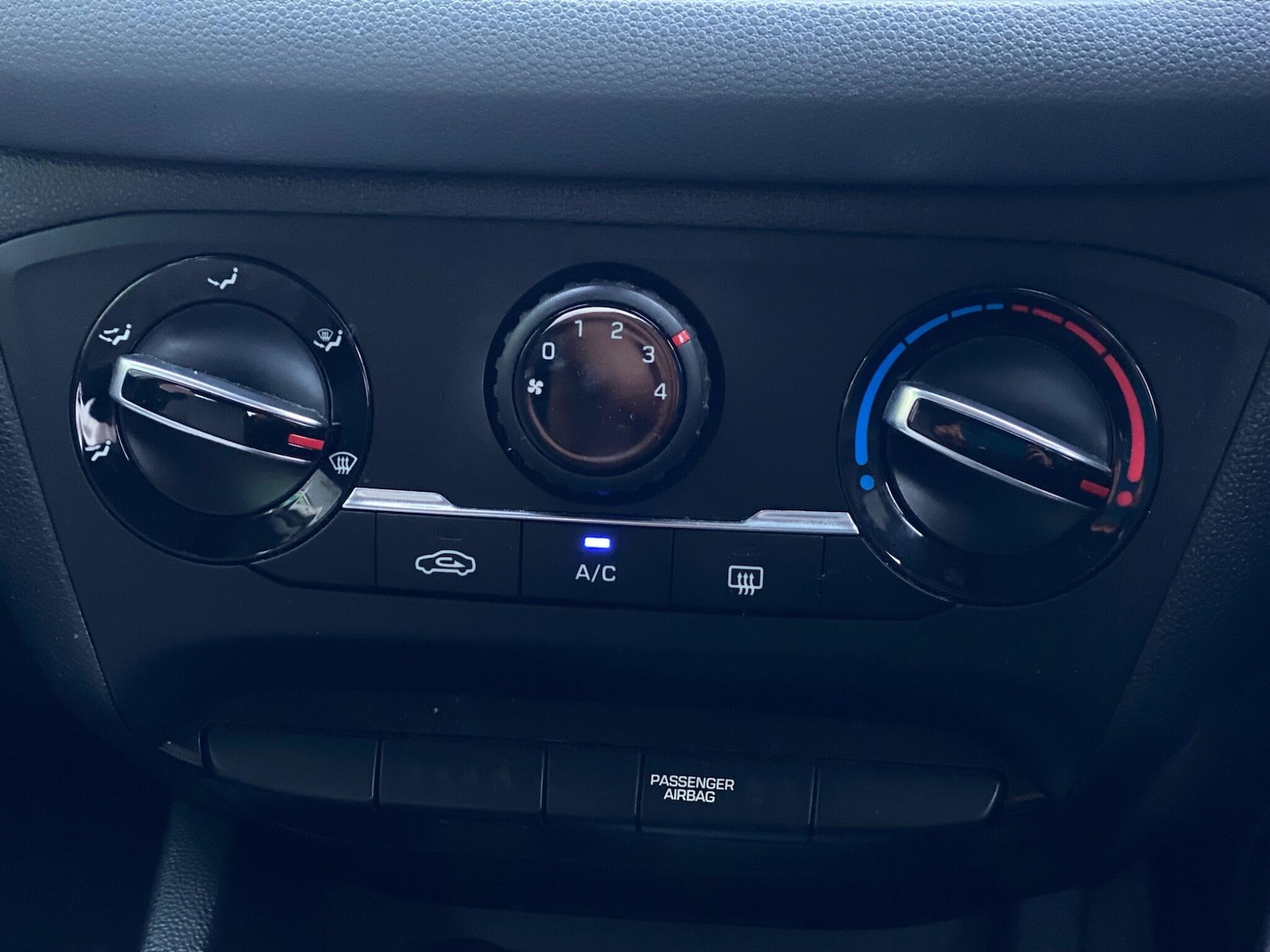 Used Hyundai i20 2015 for sale - 77230480: Photo 19