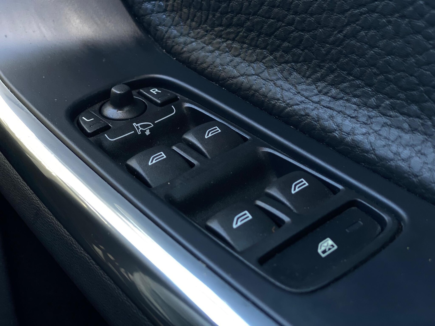 Used Volvo S60 for sale - 76825038: Photo 27