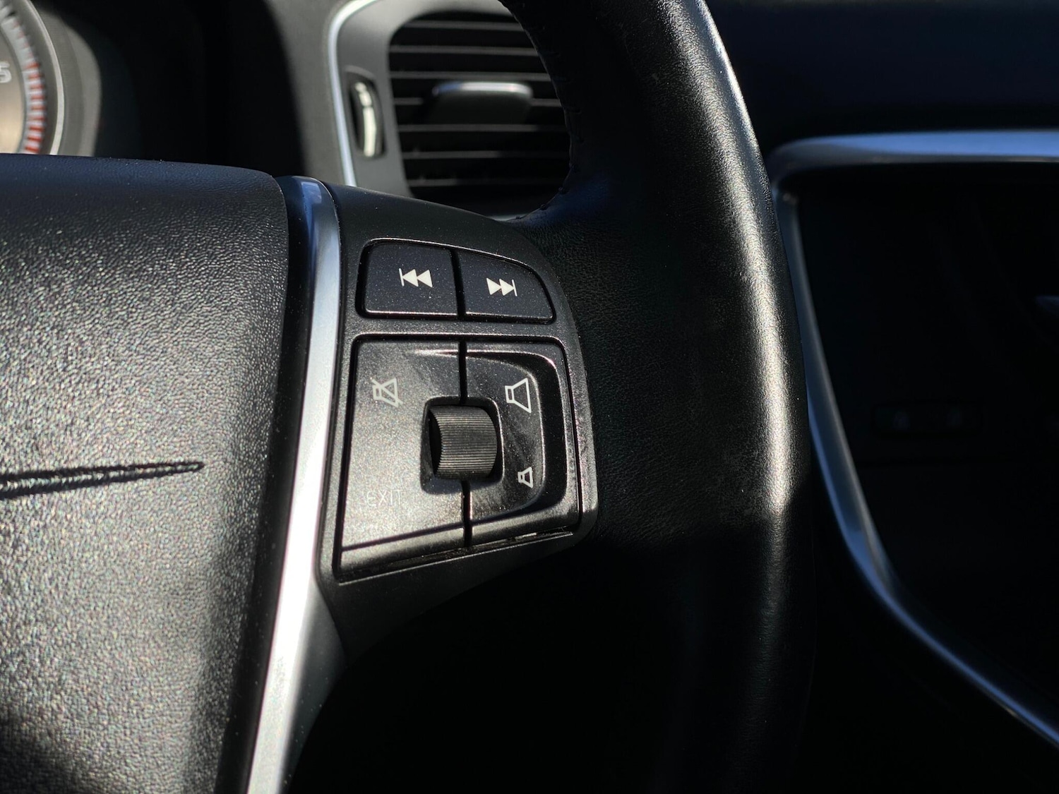 Used Volvo S60 for sale - 76825038: Photo 31