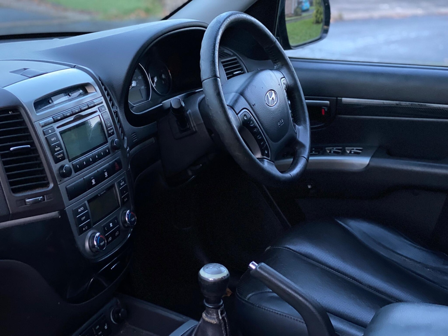 Used Hyundai Santa Fe 2012 for sale - 76824170: Photo 24