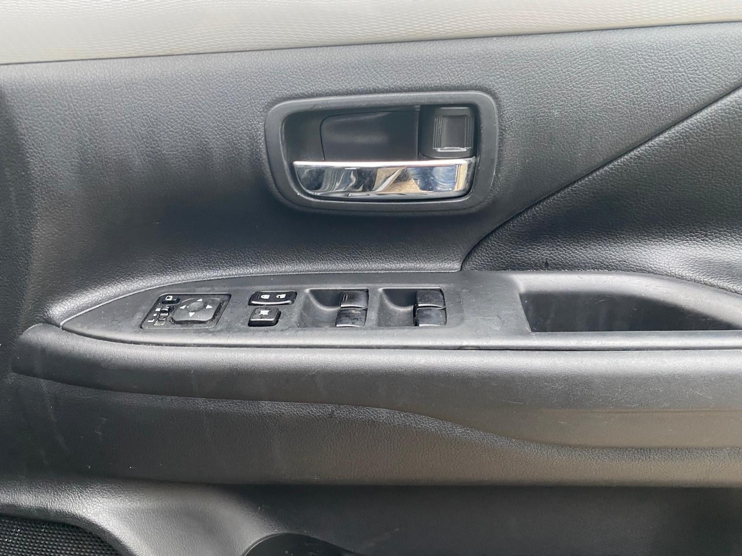 Used Mitsubishi Outlander 2015 for sale - 76655631: Photo 15