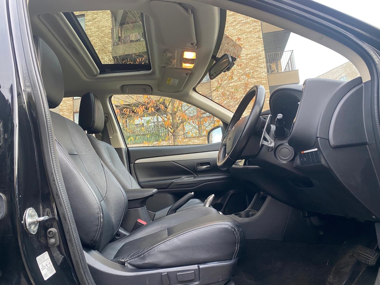 Used Mitsubishi Outlander 2015 for sale - 76655631: Photo 18