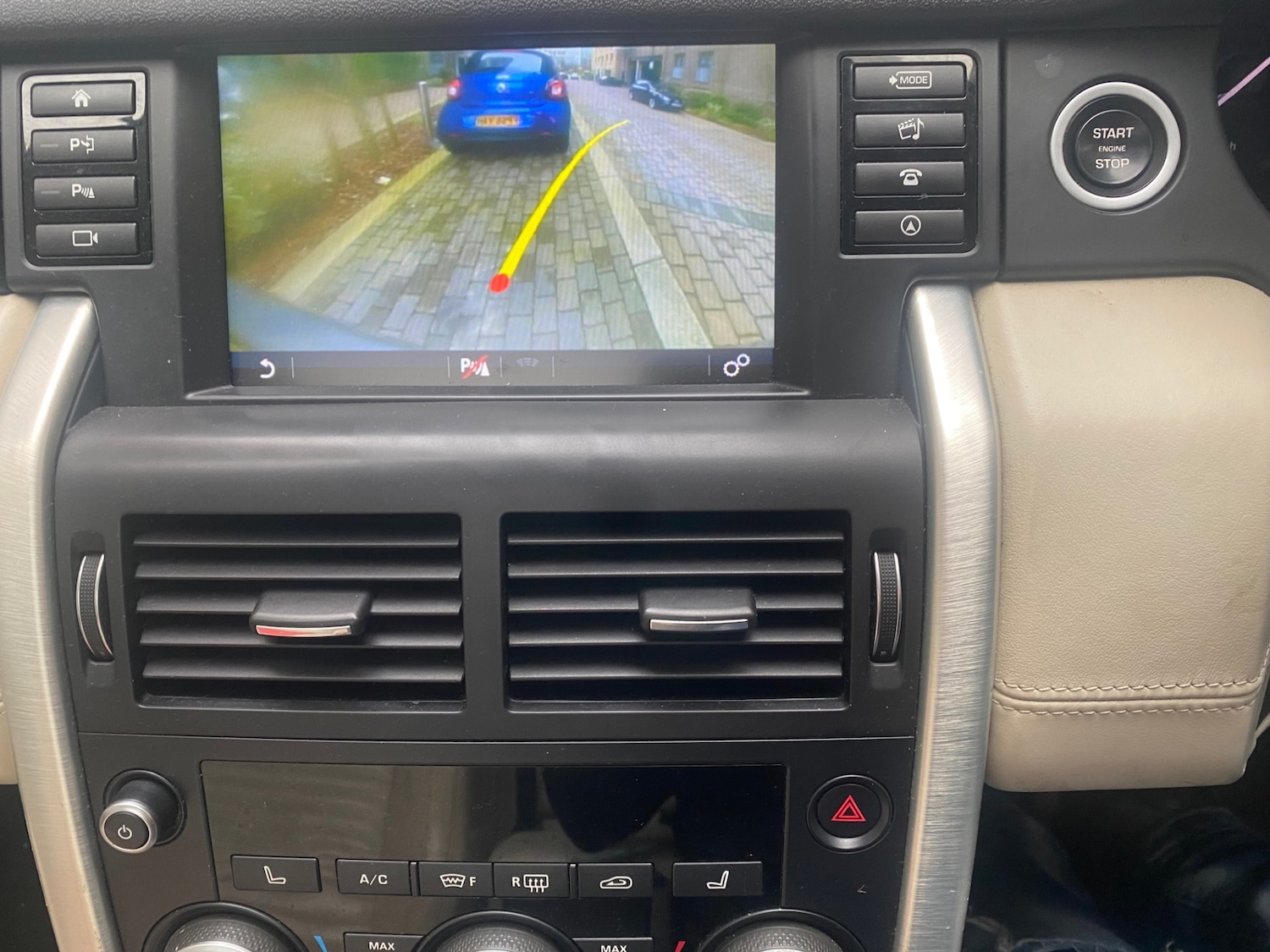 Used Land Rover Discovery Sport 2015 for sale - 77283574: Photo 28