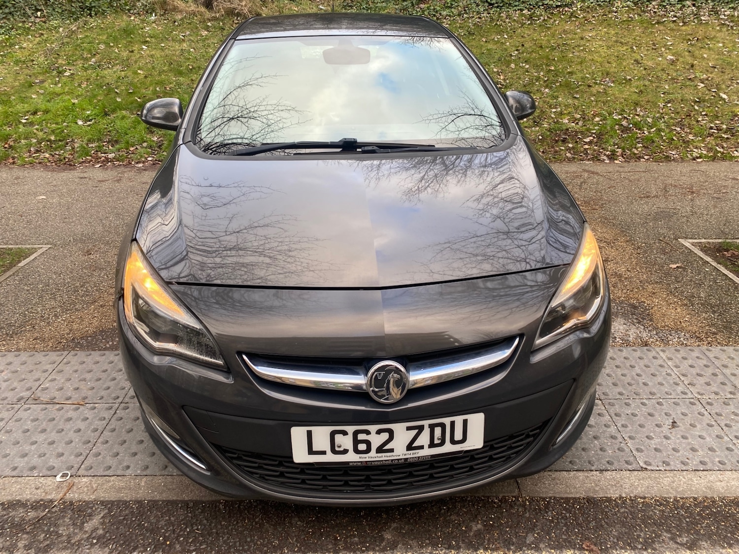 Used Vauxhall Astra 2012 for sale - 77367064: Photo 2