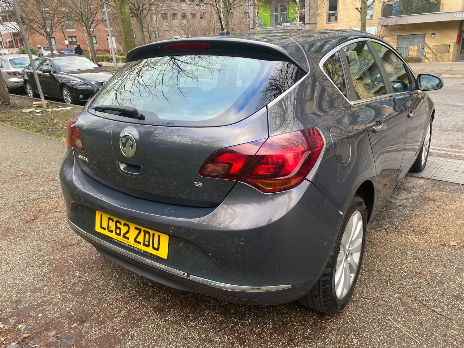 Used Vauxhall Astra 2012 for sale - 77367064: Photo 3