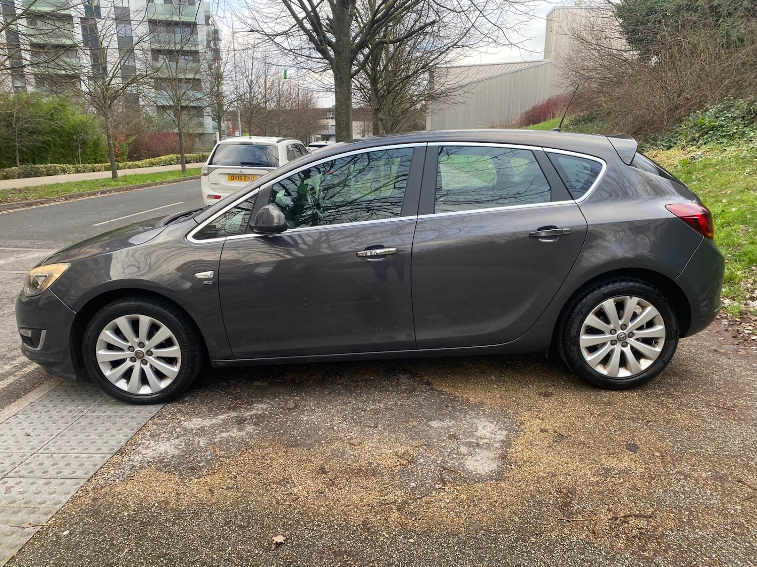 Used Vauxhall Astra 2012 for sale - 77367064: Photo 6