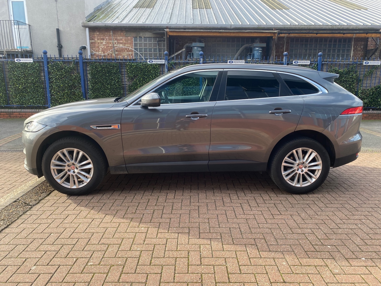 Used Jaguar F-Pace 2016 for sale - 77311133: Photo 4