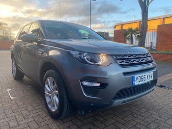 Used Land Rover Discovery Sport 2016 for sale - 77015000: Photo