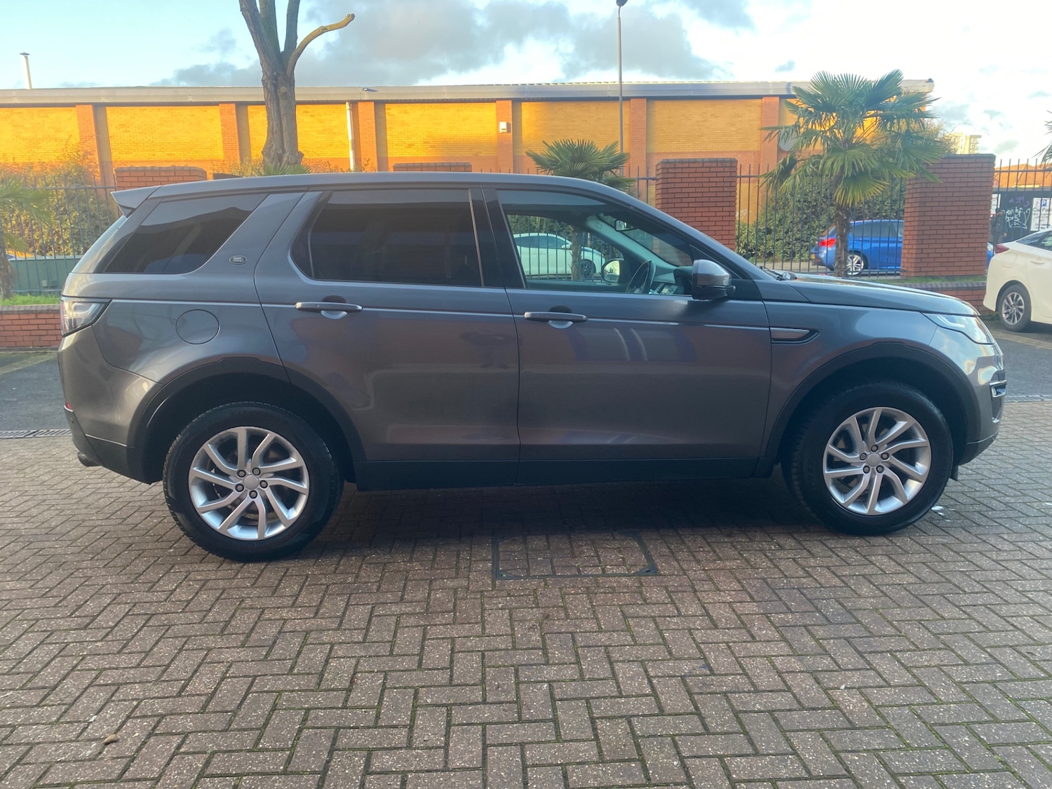 Used Land Rover Discovery Sport 2016 for sale - 77015000: Photo 8