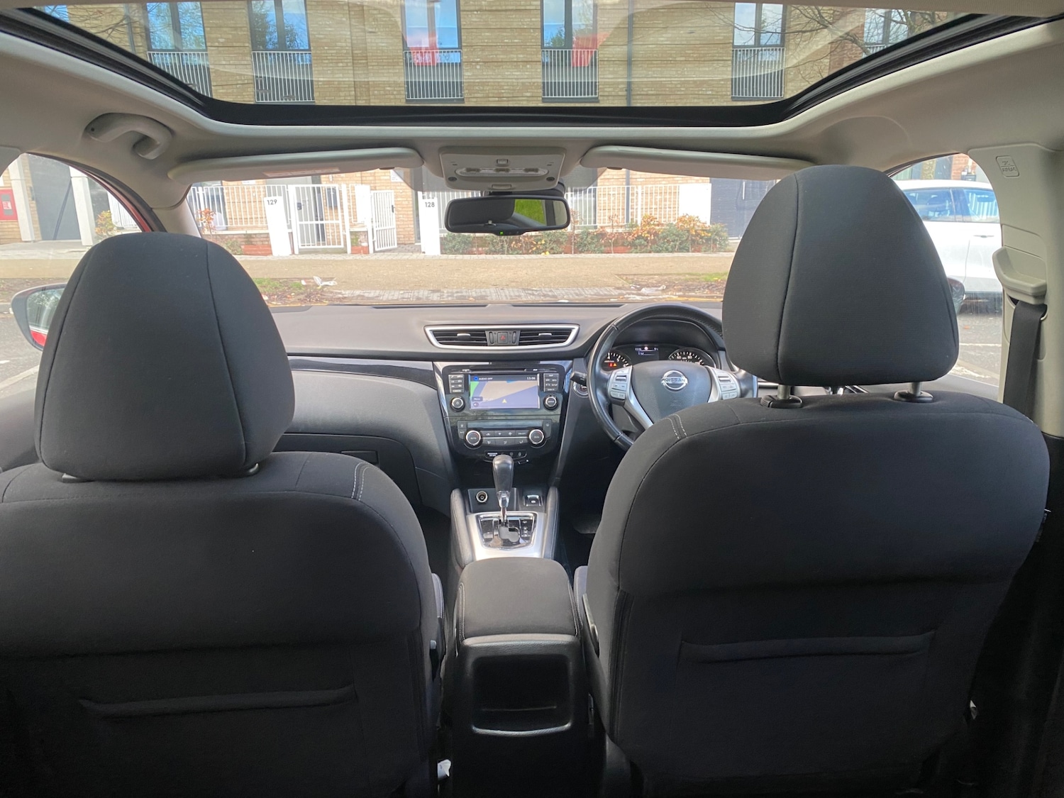 Used Nissan Qashqai 2015 for sale - 76748356: Photo 9