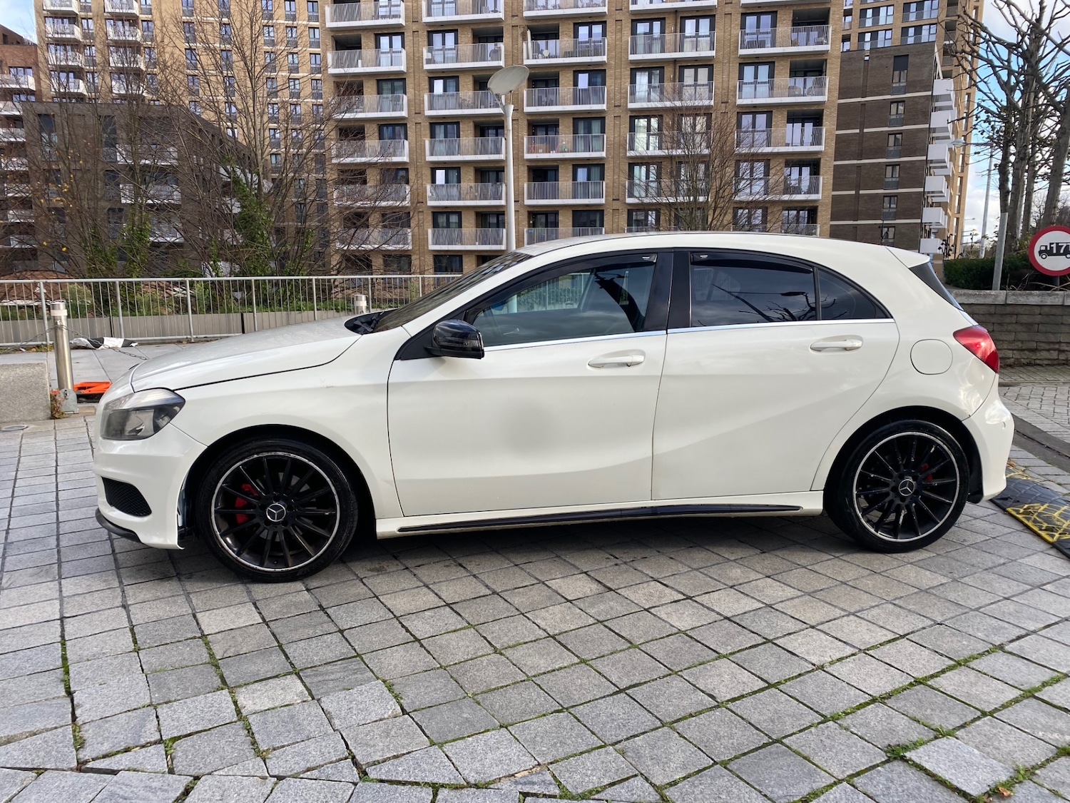 Used Mercedes-Benz A-Class 2013 for sale - 76600151: Photo 2