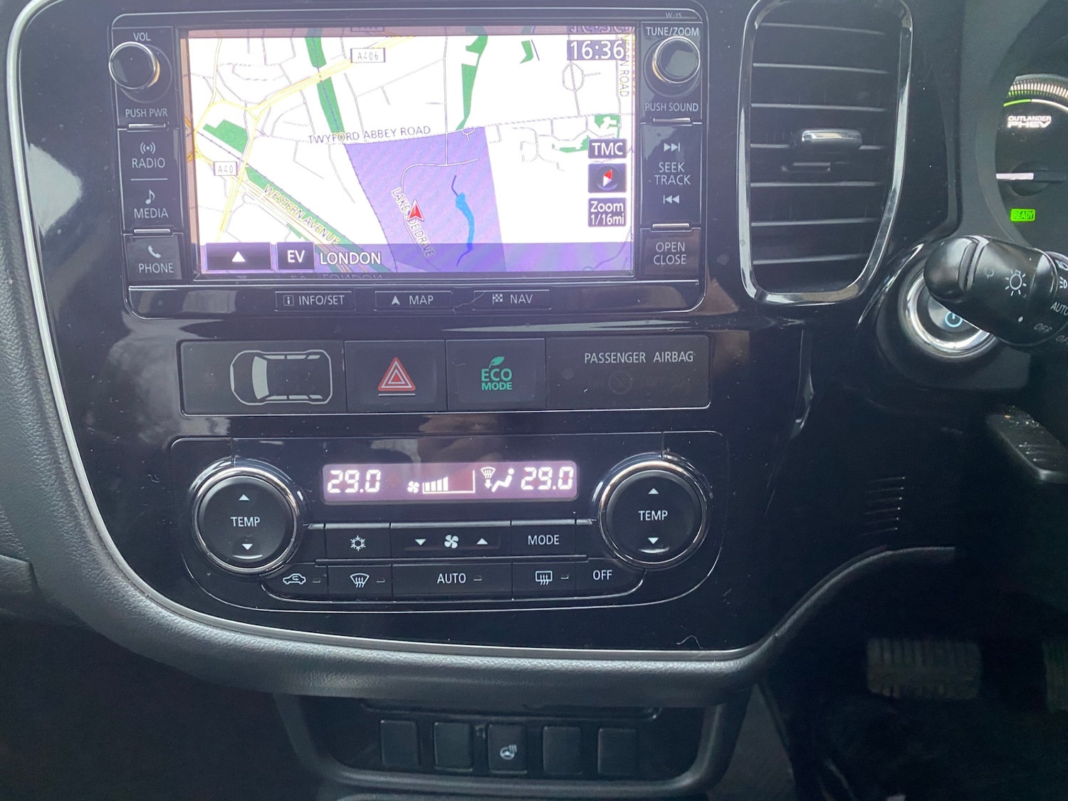 Used Mitsubishi Outlander 2015 for sale - 77406236: Photo 27