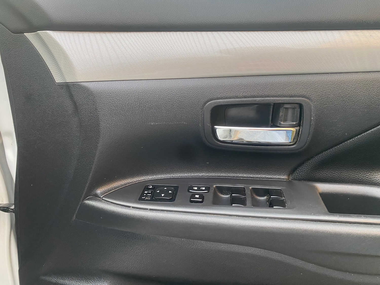 Used Mitsubishi Outlander 2015 for sale - 77118474: Photo 17